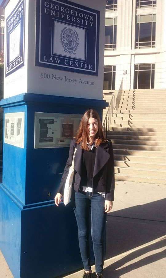 Η Λίλα κάνει το LLM της στο Georgetown University στην Washington DC.